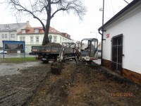 MĚSTSKÉ SLUŽBY PROVÁDĚJÍ OPRAVU KOMUNIKACE SV. VÁCLAV