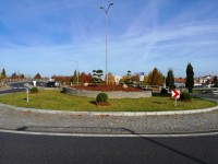 Kruhový objezd u vlakového nádraží změnil svojí tvář