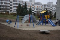 Probíhají práce na opravách a úpravách dětských hřišť před letní sezónou